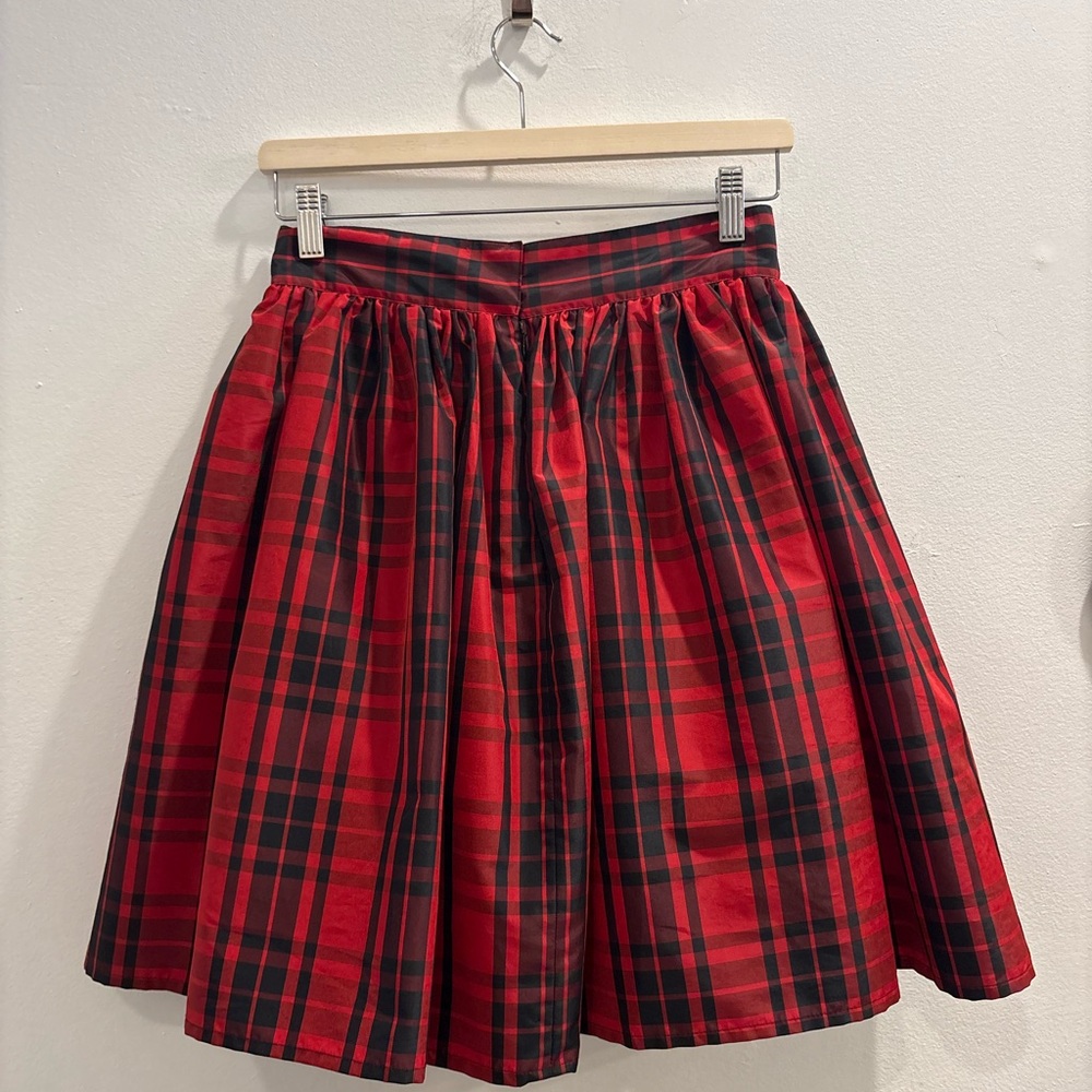 Plaid Red and Black Women's Skirt with detachable crinoline